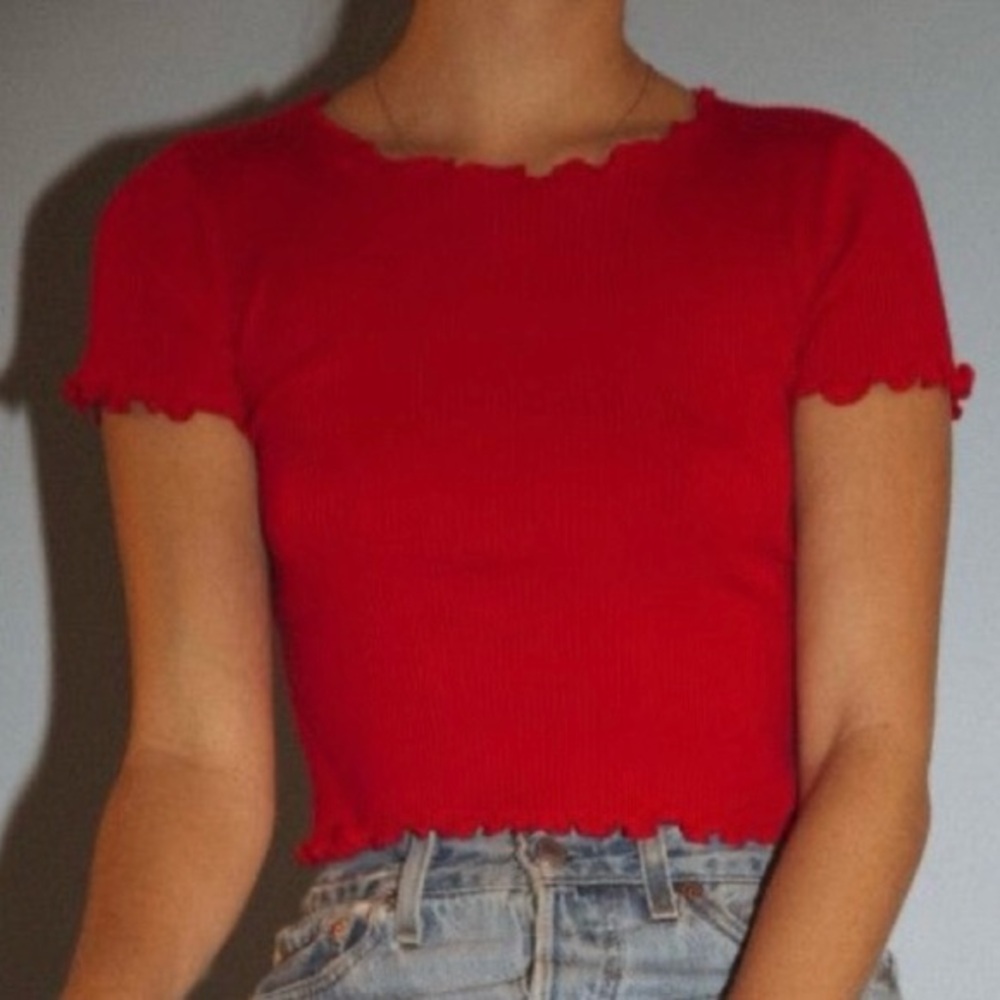 Brandy Melville - Red Lettuce Edge Top